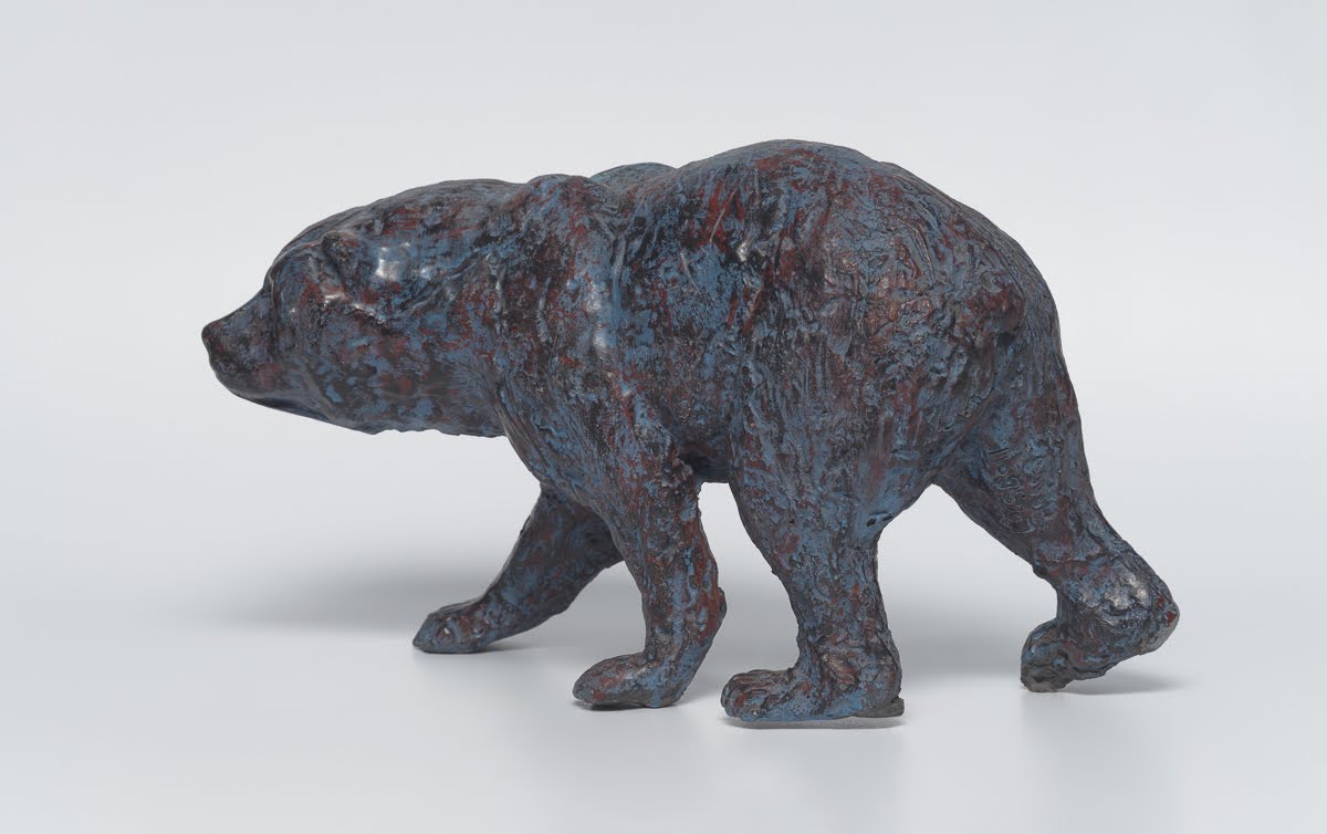 Bear — Schreitender Bär, der Kopf vorgestreckt